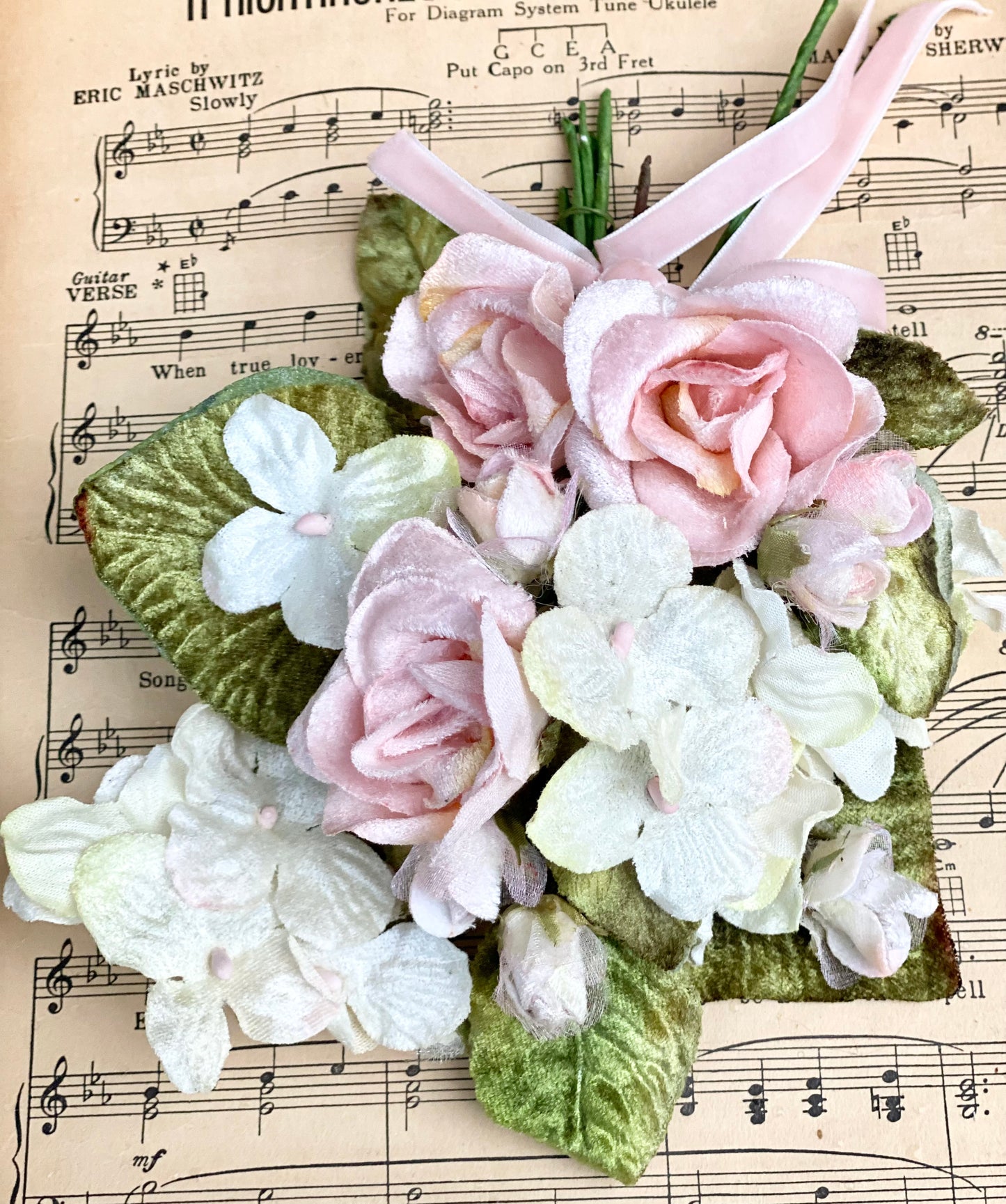Rose & Hydrangea posy.