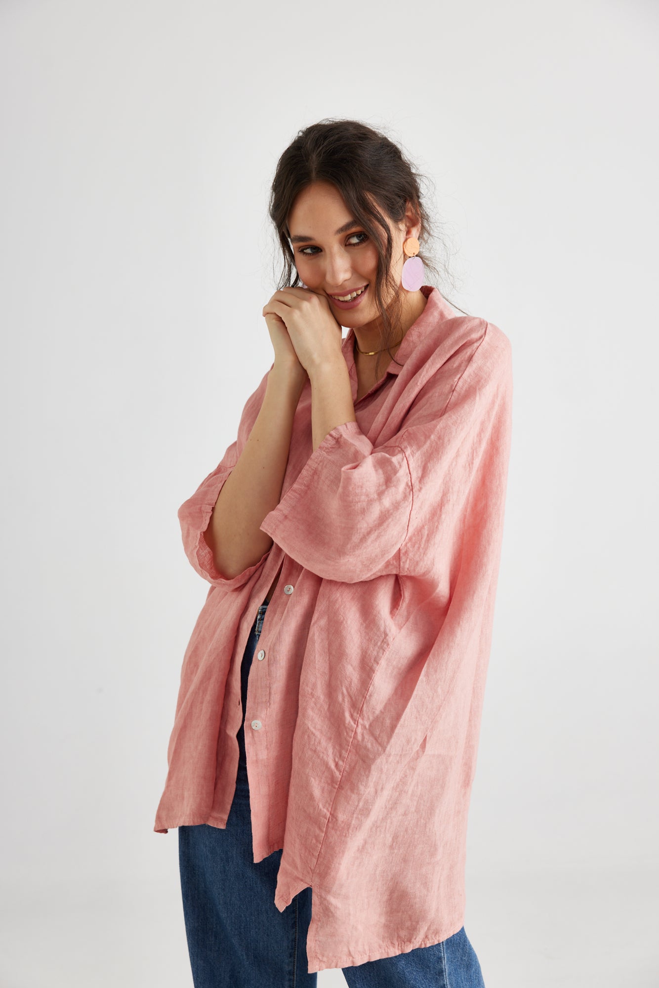 Teddie Linen shirt. Coral pink.