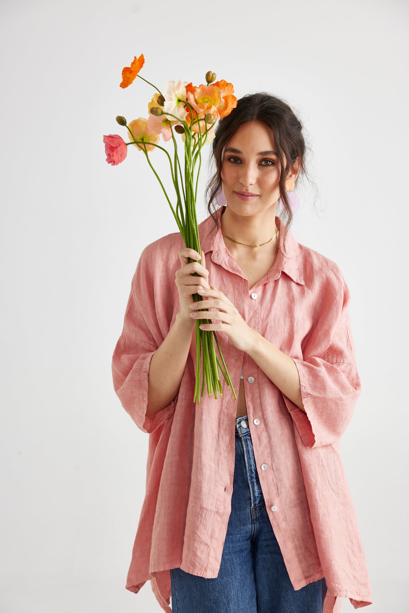 Teddie Linen shirt. Coral pink.