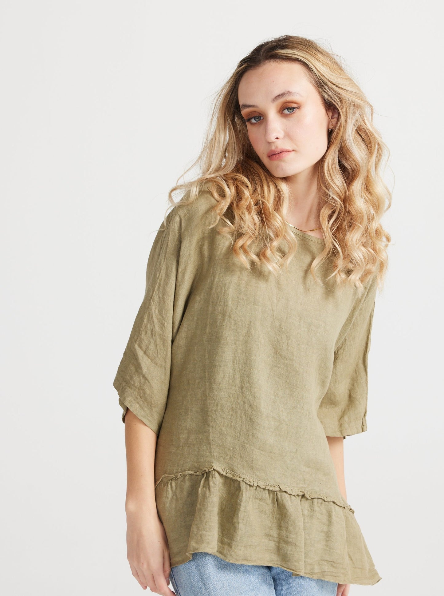 Priscilla linen top. Olive.