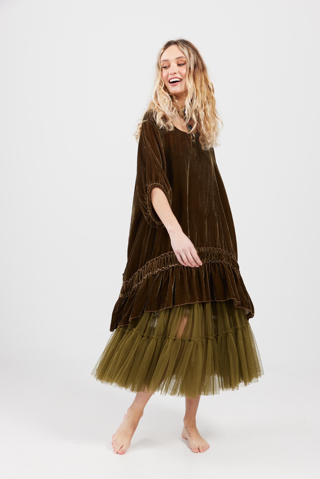 Violette Velvet dress. Olive