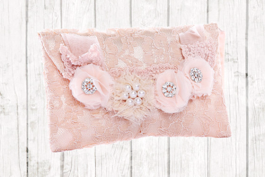 Lace clutch purse. Pale pink.