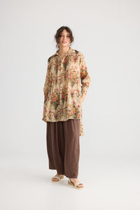 Annabelle shirt. Antique Vase of Flowers