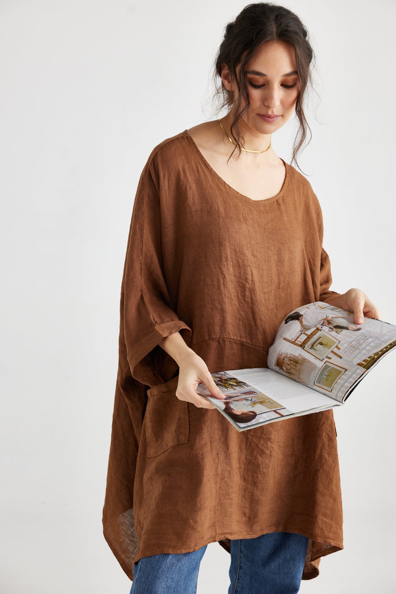 Chloe Linen top . Tobacco