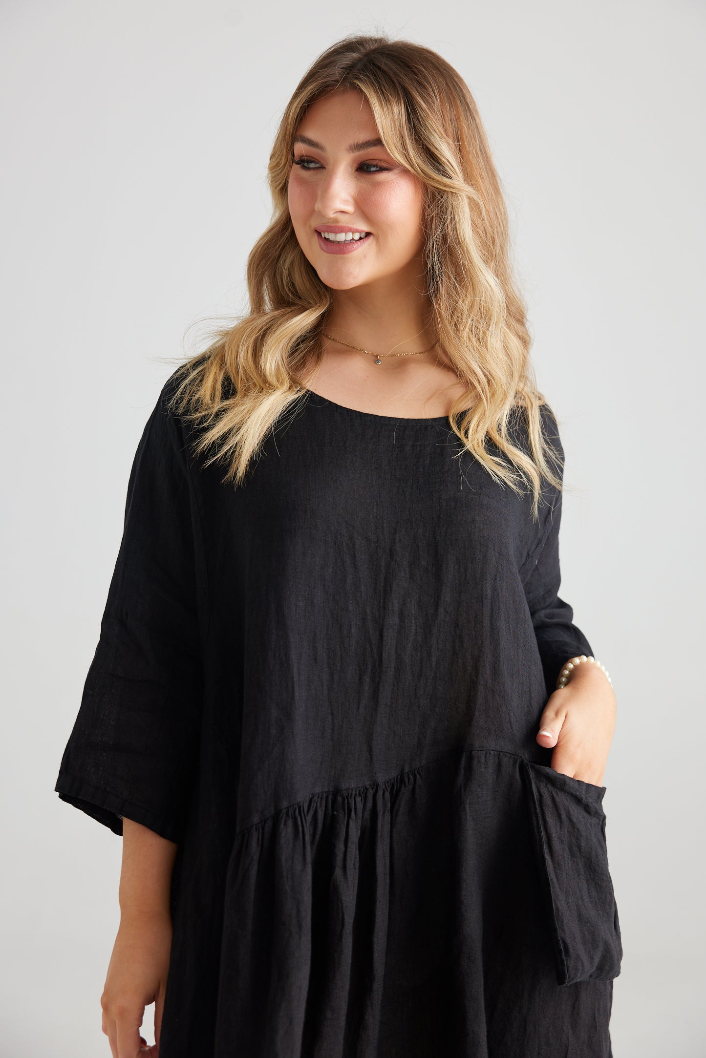 Clarissa Linen dress. Black