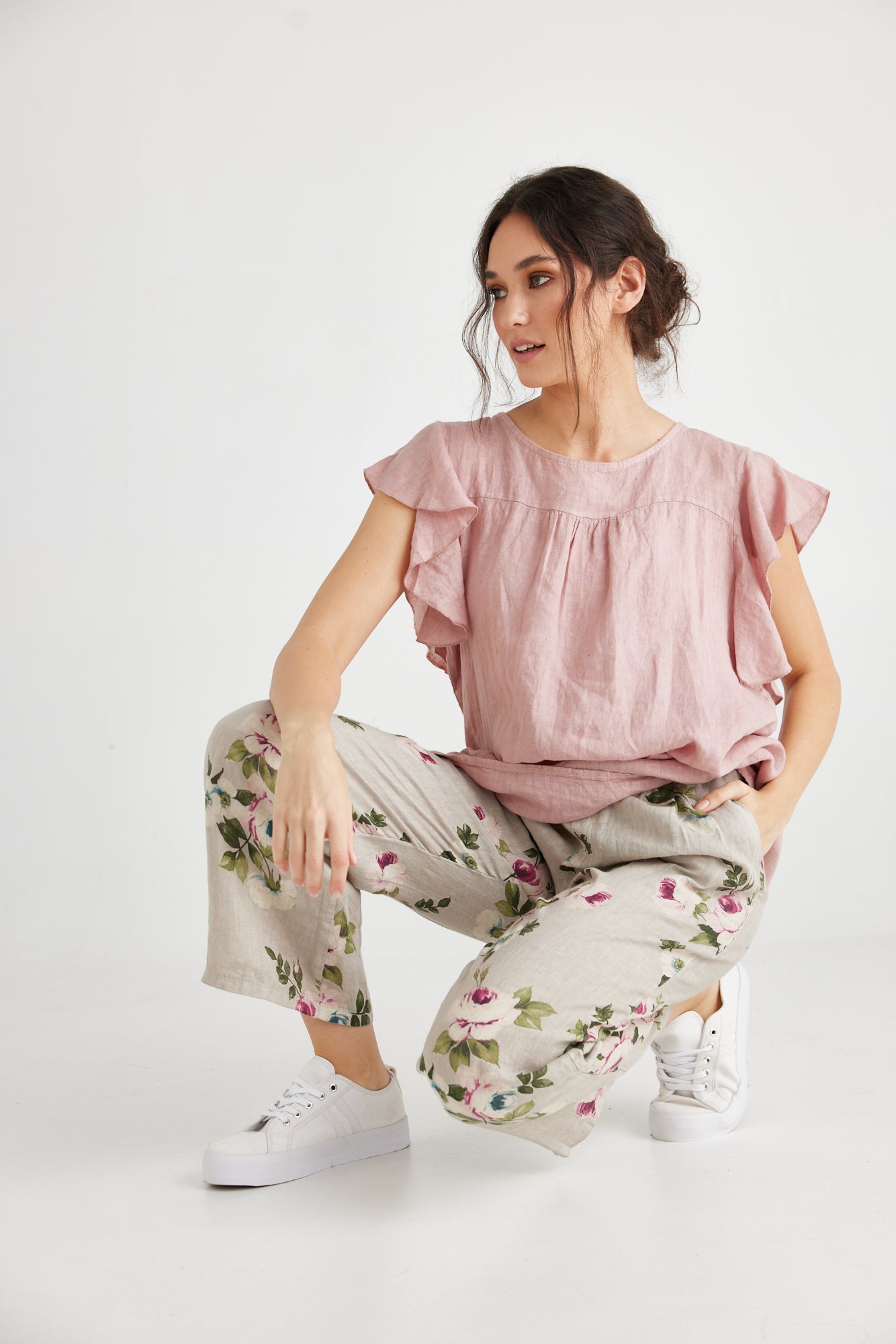 Bella linen ruffle sleeve top. Antique Rose