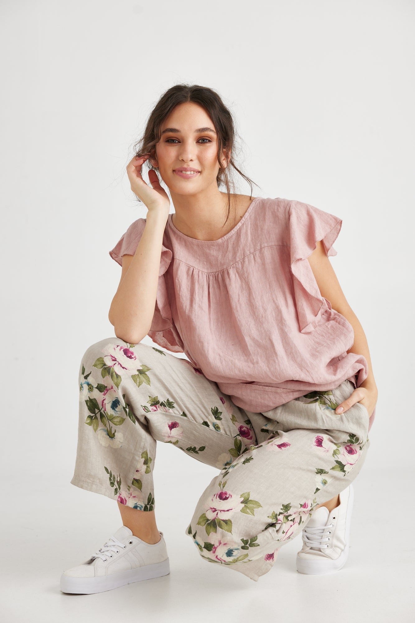 Bella linen ruffle sleeve top. Antique Rose