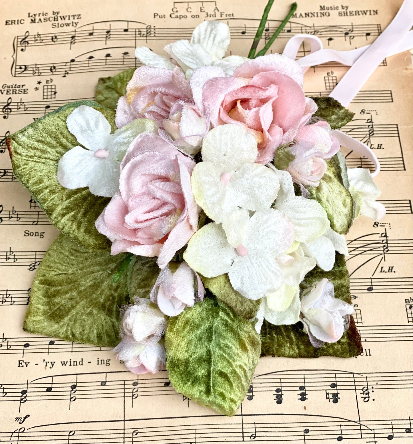 Rose & Hydrangea posy.