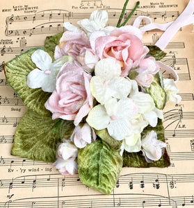 Rose & Hydrangea posy.