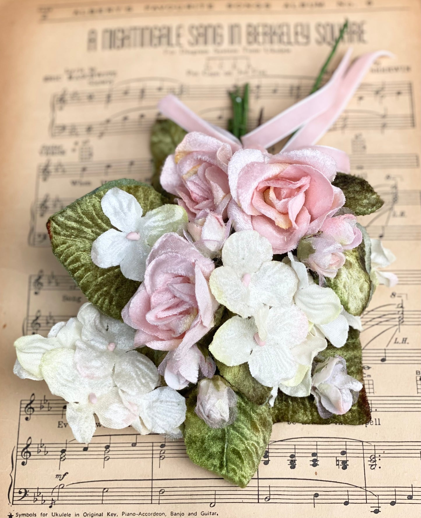 Rose & Hydrangea posy.