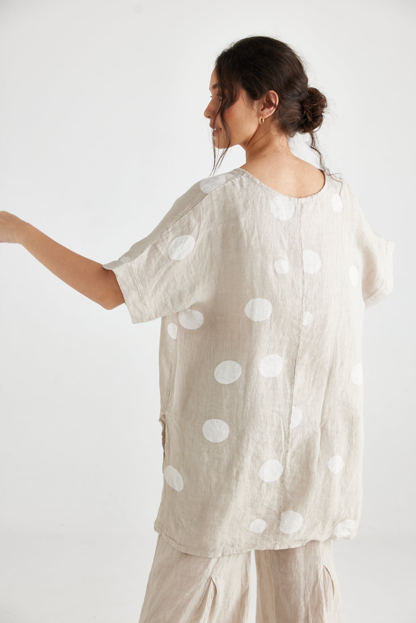 Contessa Linen top. Sandstone Polka dot