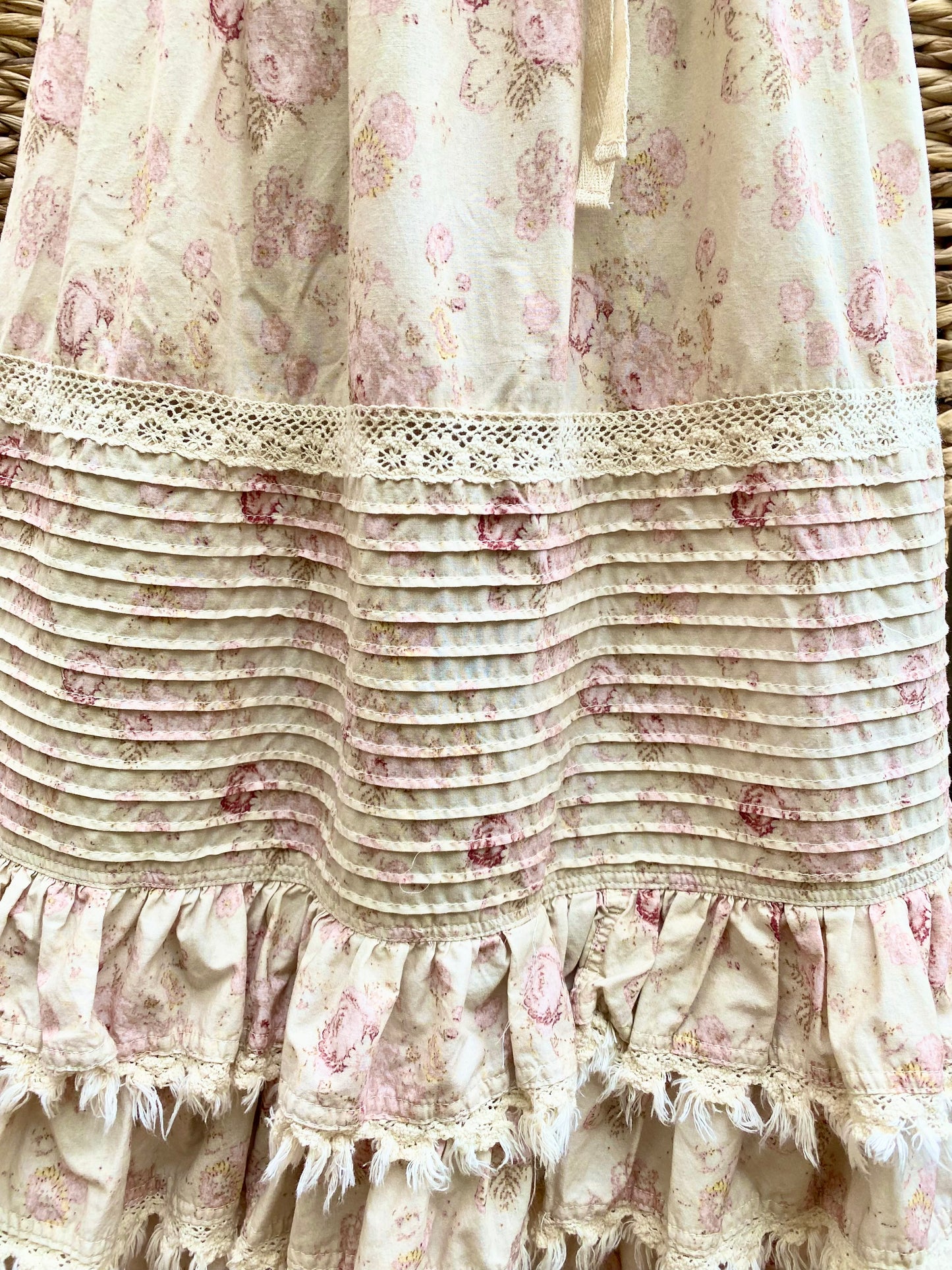 Perdita floral skirt. Faded Rose