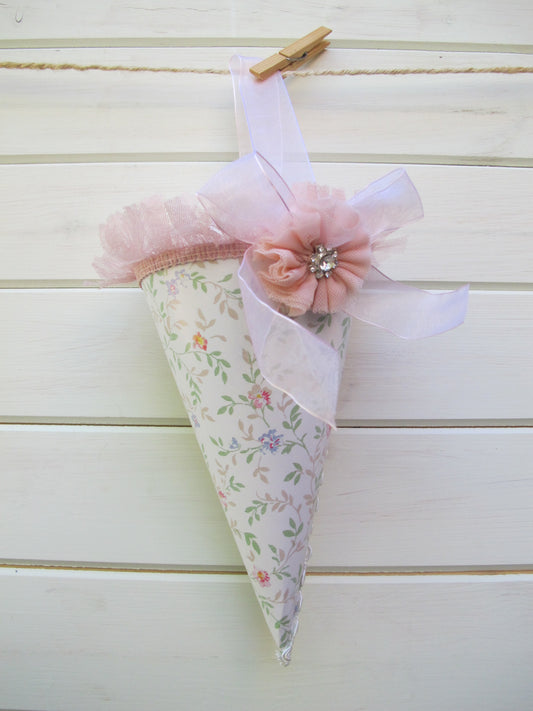 Decorated floral party cone. Pink.