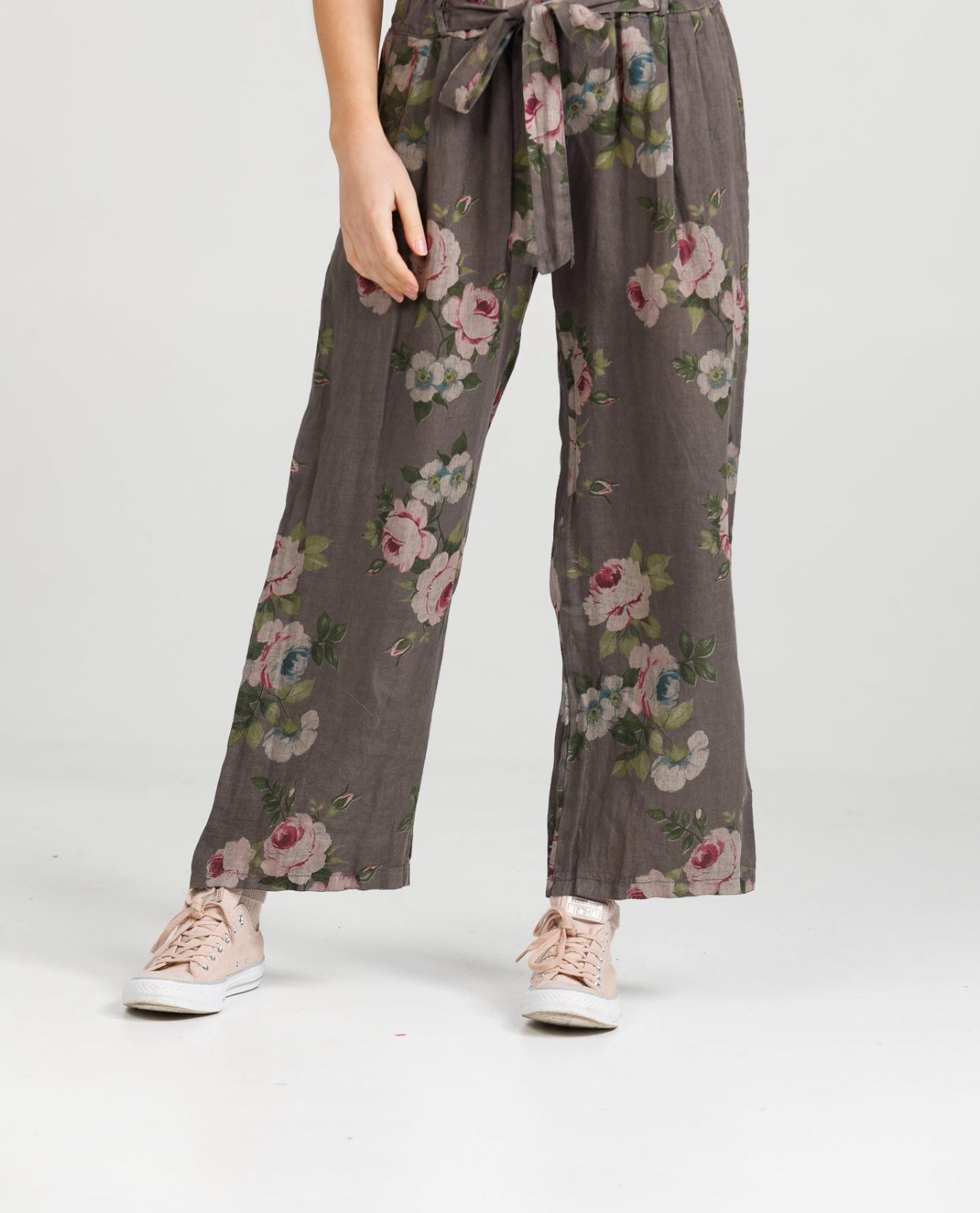 Eva linen floral Pants. Charcoal