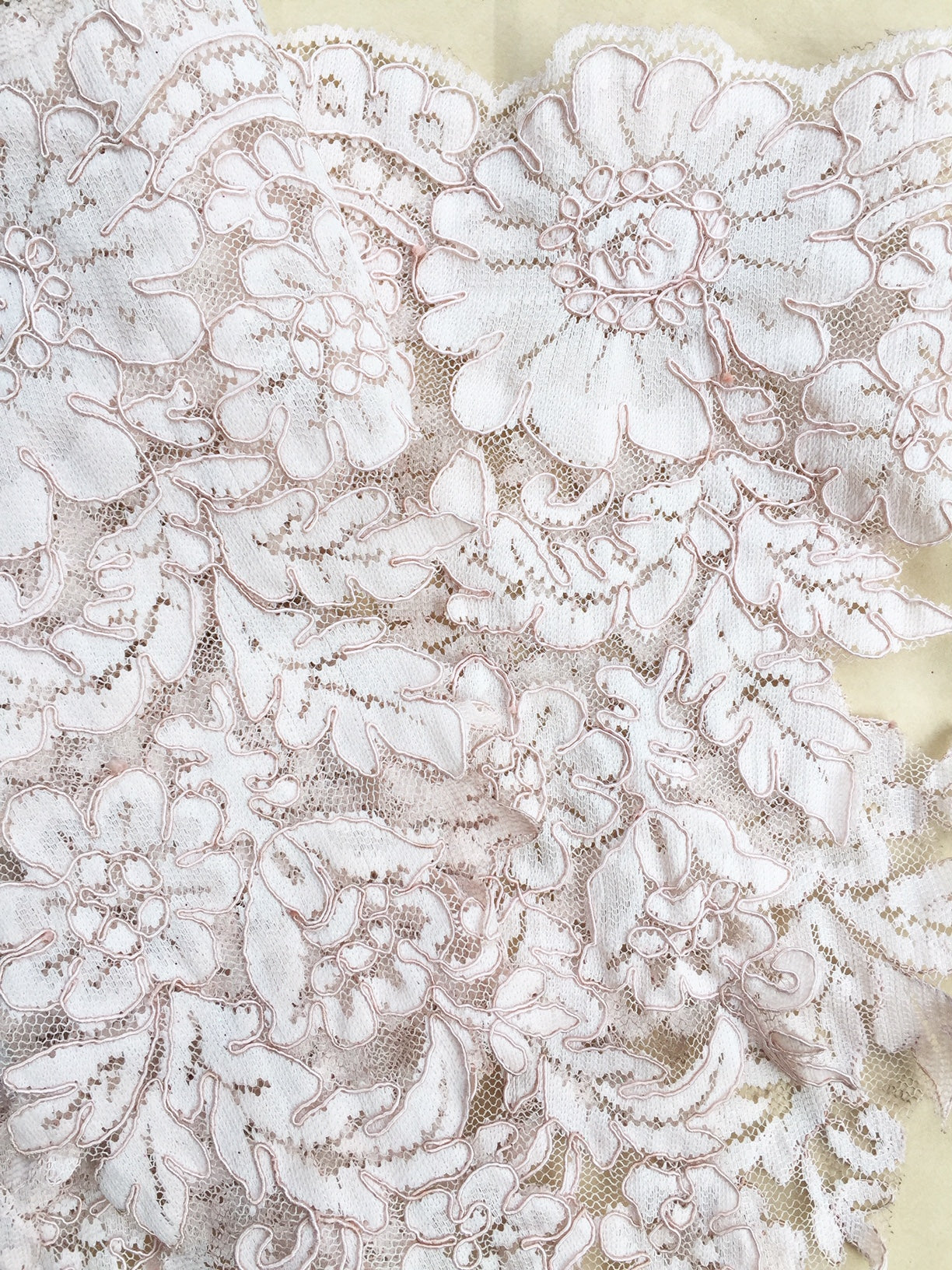 Scalloped lace