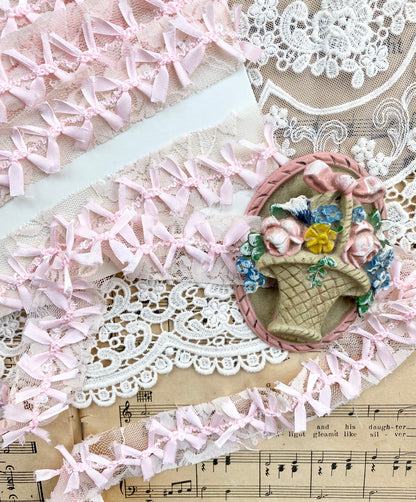 Pretty pink lace & bow trim ..3 metre piece