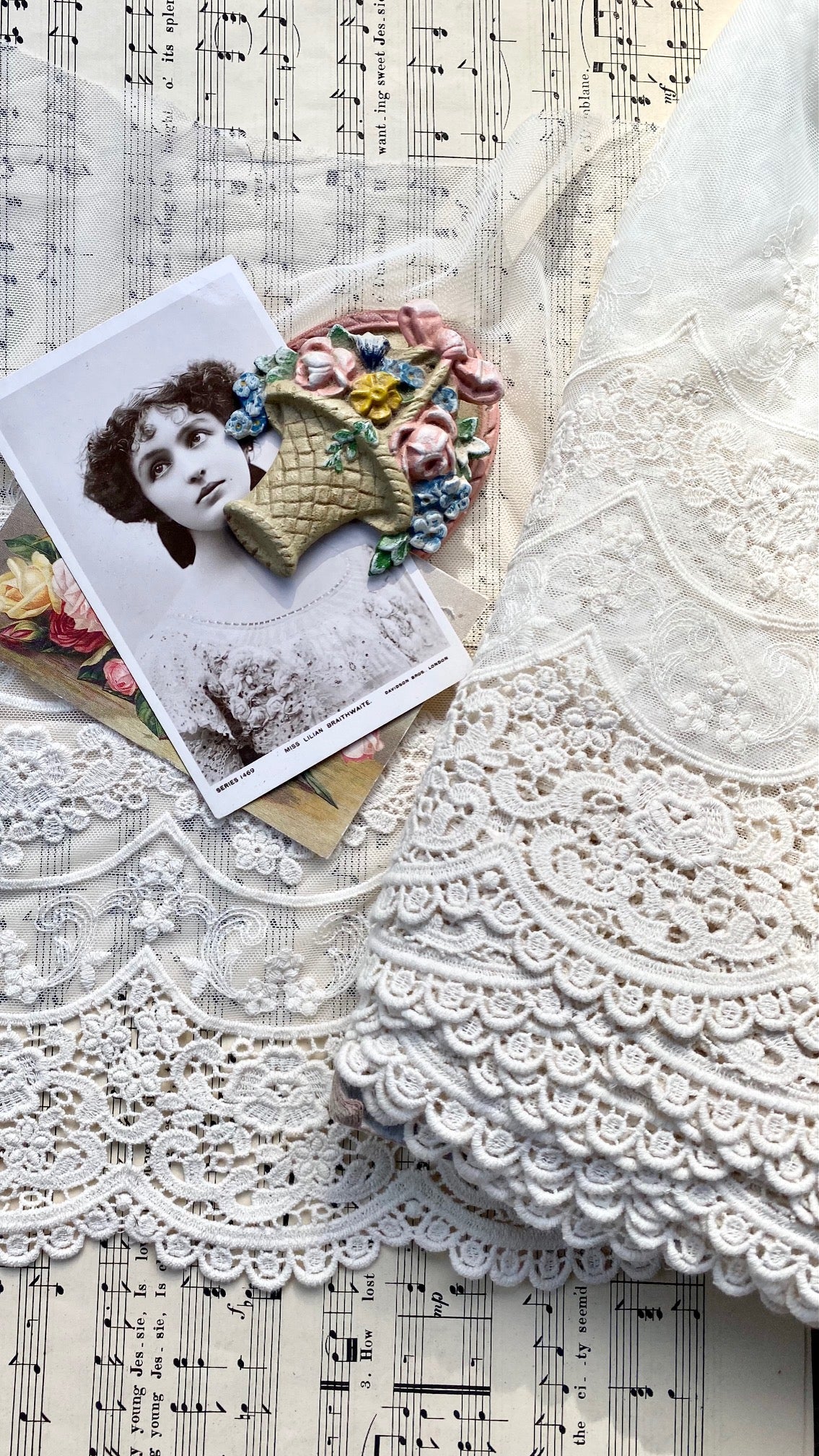 wide Vintage cotton lace ...cream