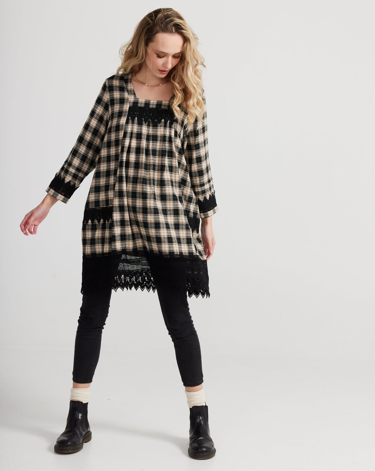 Isla Plaid dress. Black.