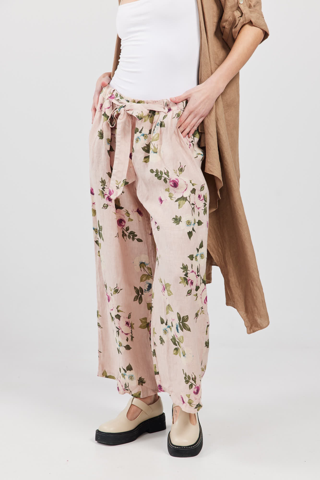 Eva floral linen pants. Pale Pink
