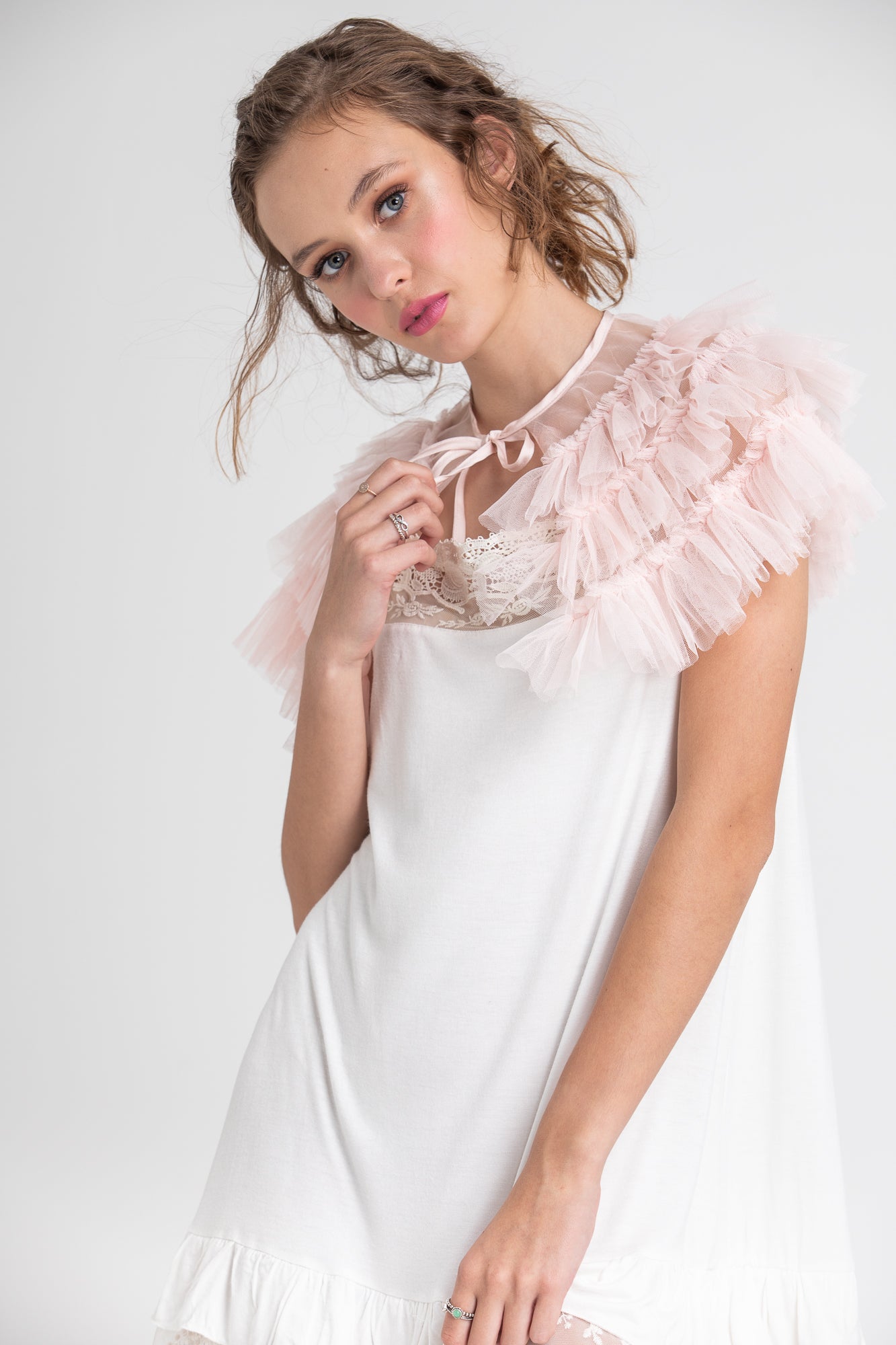 Tulle Ruffled Collar . Pink