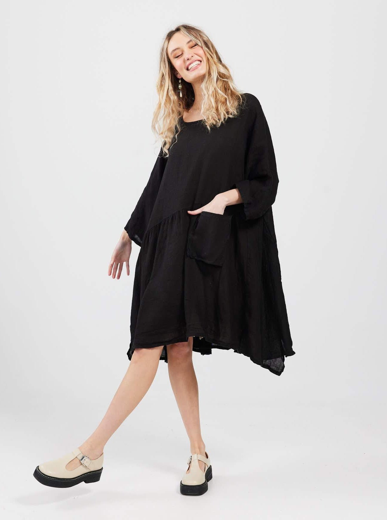 Clarissa Linen dress. Black