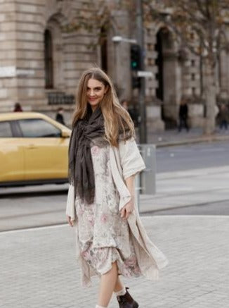 cotton and lace scarf. Charcoal
