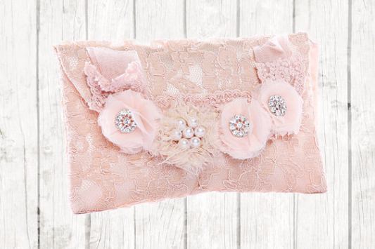 Lace clutch purse. Pale pink.