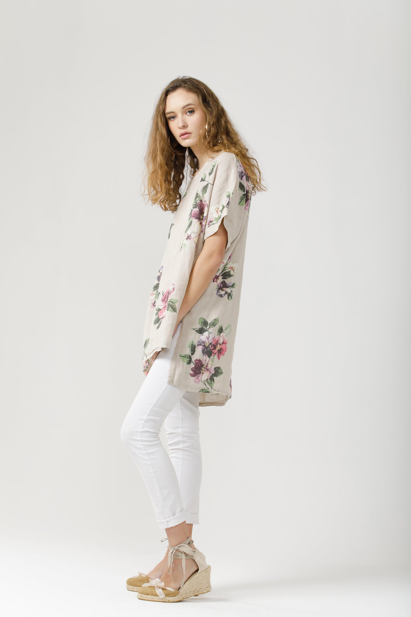 Contessa linen floral Top. Beige